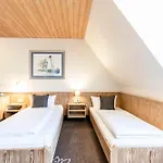 In Den Herrnwiesen 3* ורטהיים