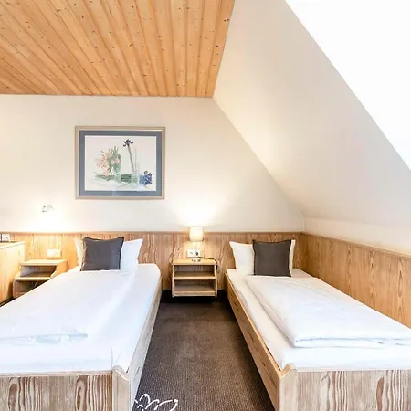 In Den Herrnwiesen 3* ヴェルトハイム