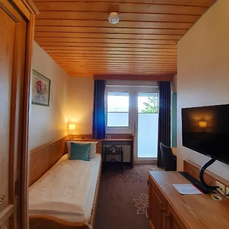In Den Herrnwiesen 3*